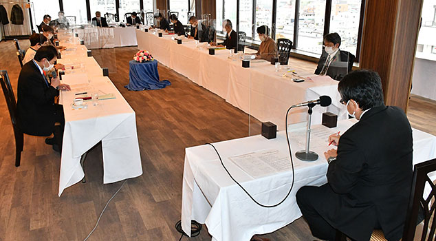 選考委員会
