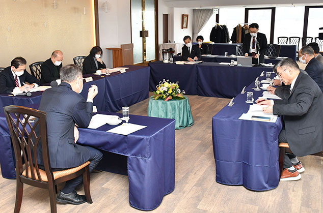選考委員会