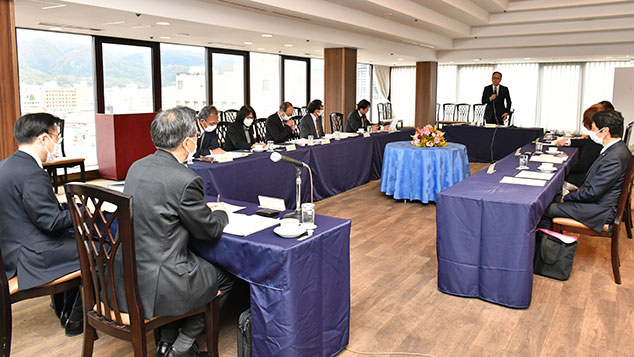 選考委員会
